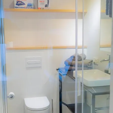 Marina Seafront 5 Daire *