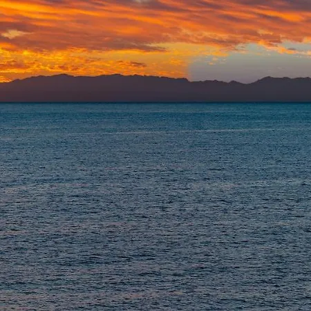 Marina Seafront 5 Daire *