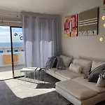 아파트 Marina Seafront 5 *